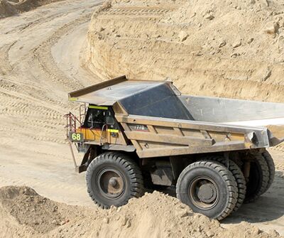 assets/images/1/Earth-Mover-Runderneuerung-a6d2ec35.jpg