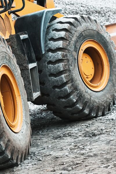 assets/images/f/Header_Earthmover-f3944472.jpg